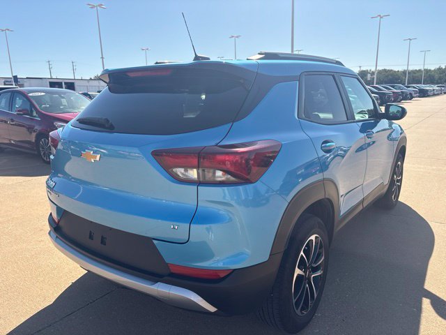 Used 2025 Chevrolet TrailBlazer LT AWD/4WD image 3