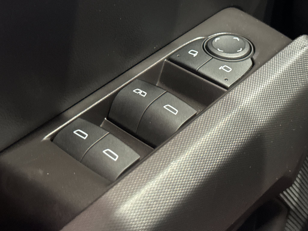 Used 2024 Chevrolet Colorado Trail Boss w/ LPO, Dark Essentials Package AWD/4WD image 29