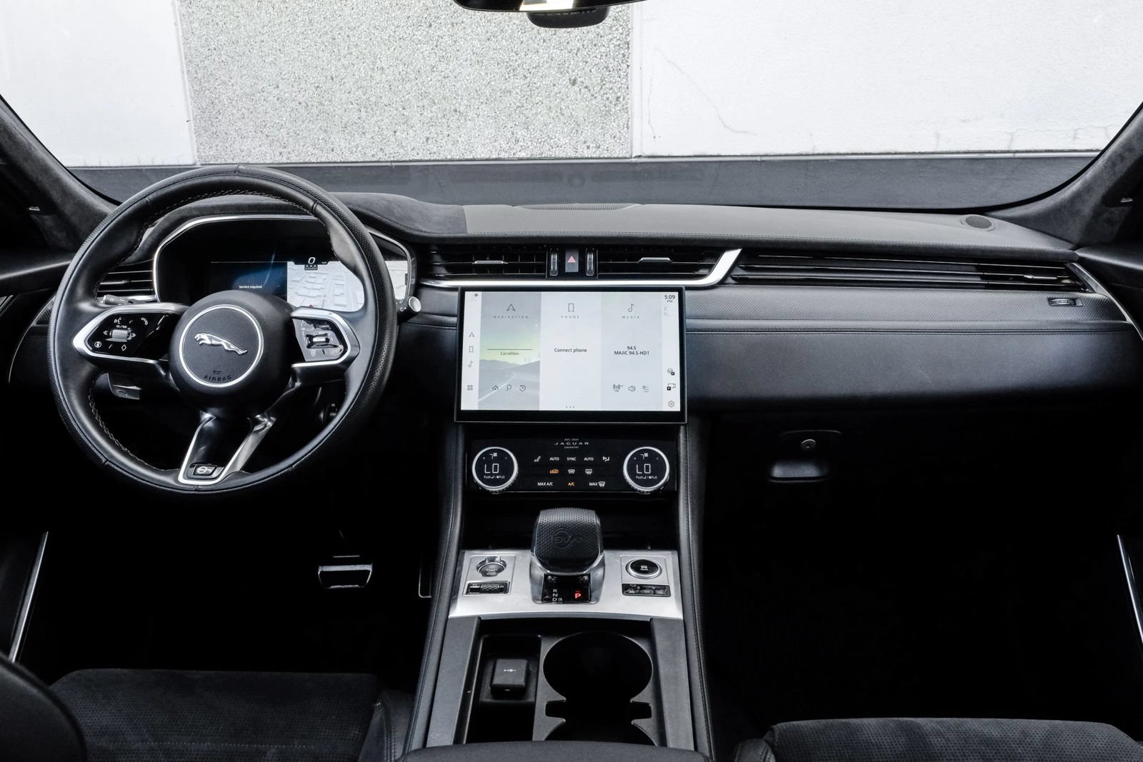 Used 2025 Jaguar F-PACE SVR AWD/4WD image 19