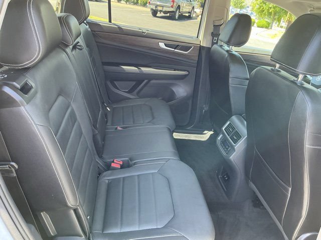 Used 2024 Volkswagen Atlas SEL AWD/4WD image 21