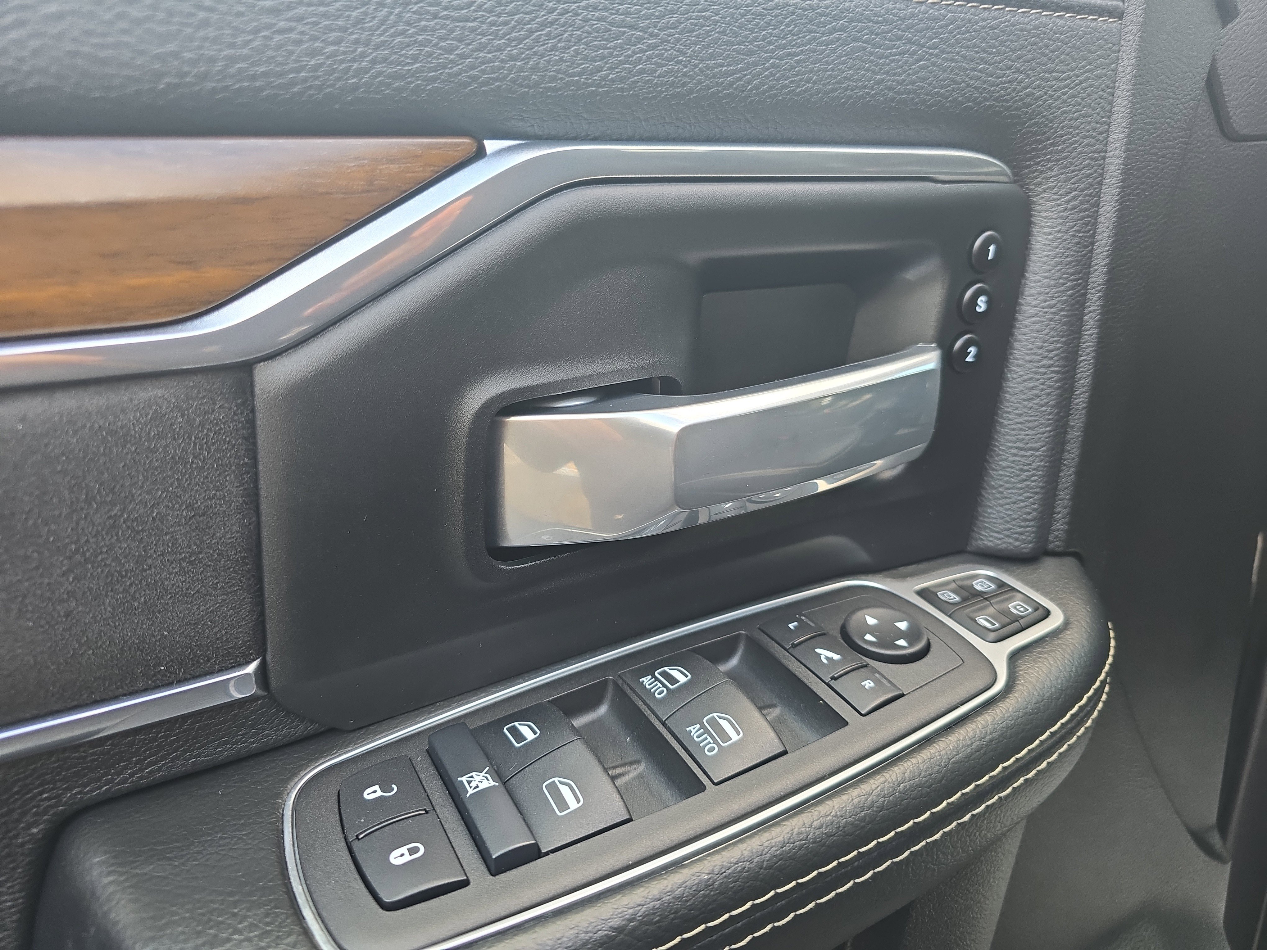 Used 2024 RAM 2500 Laramie image 18