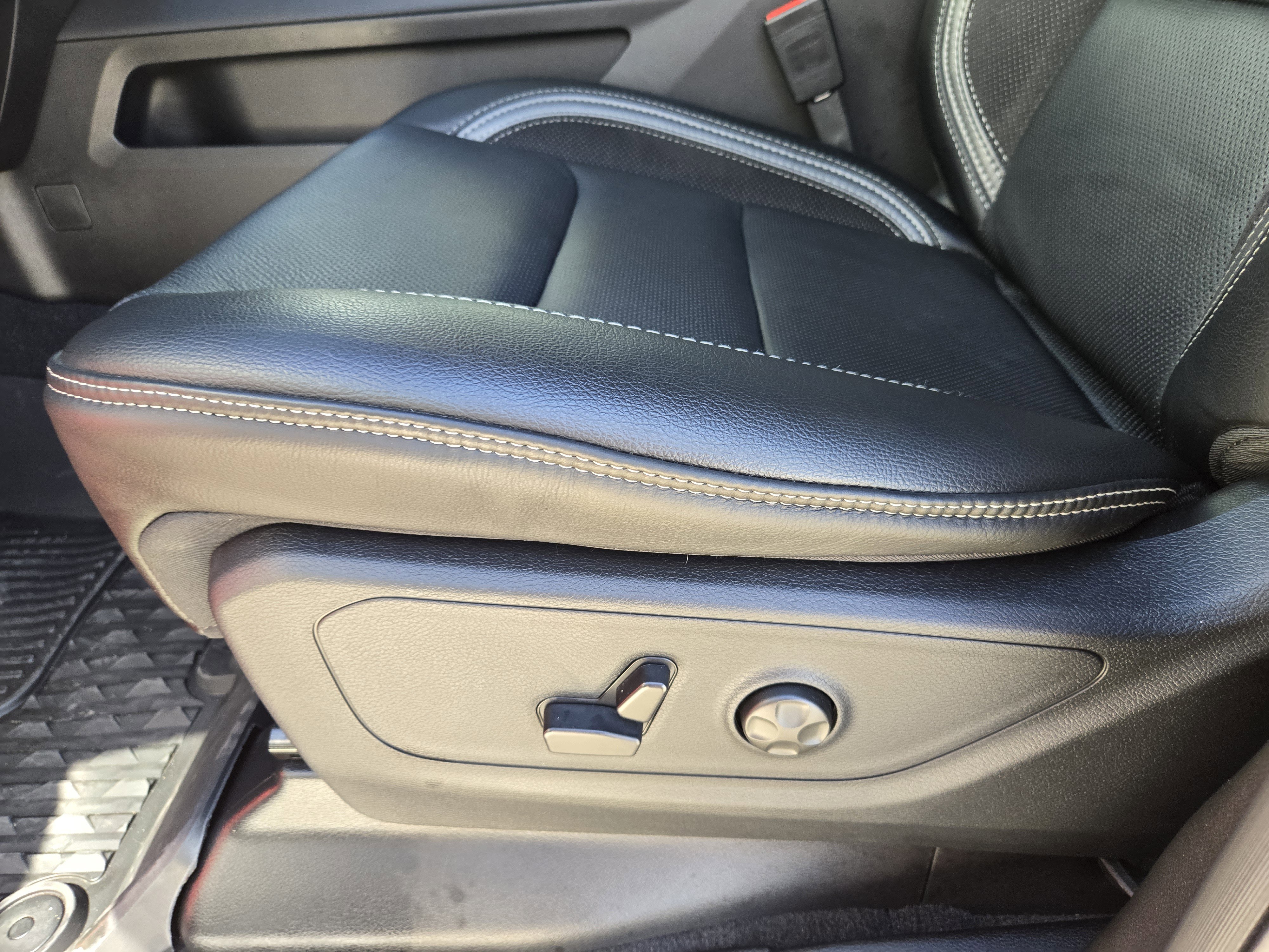 Used 2025 RAM 1500 RHO w/ Bed Utility Group image 27