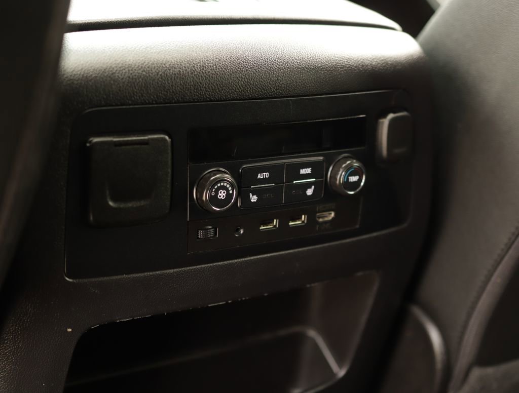 Used 2019 Chevrolet Suburban LT AWD/4WD image 32