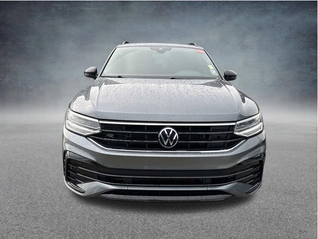 Used 2024 Volkswagen Tiguan SE R-Line FWD image 2