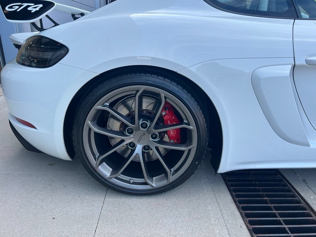 Used 2021 Porsche 718 Cayman GT4 RWD image 12