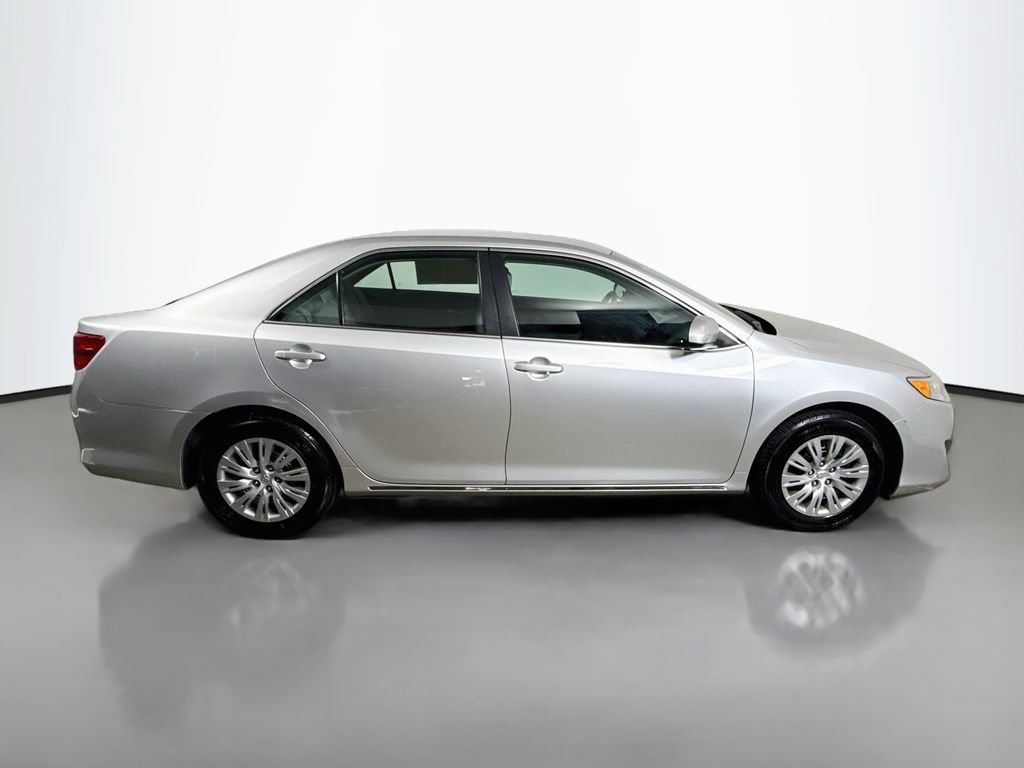 Used 2013 Toyota Camry LE FWD image 8