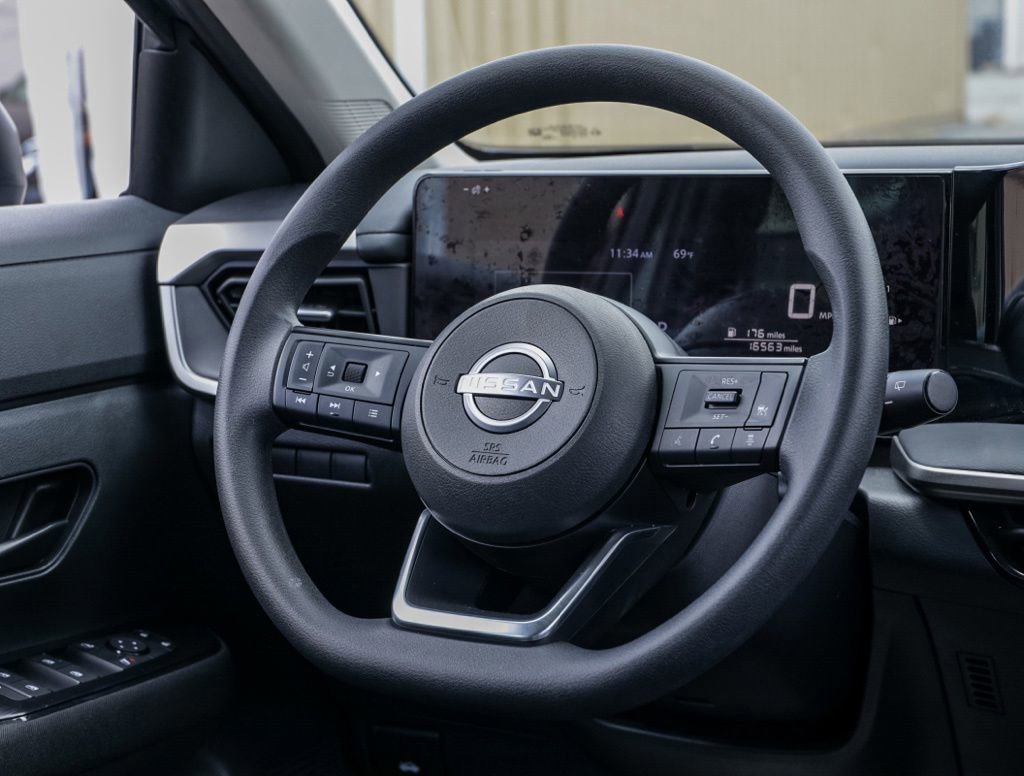 Used 2025 Nissan Kicks S AWD/4WD image 23