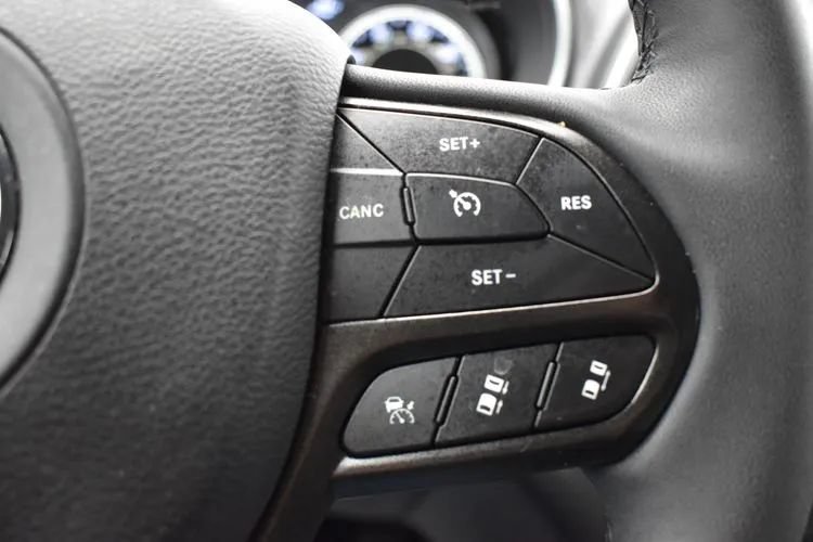 Used 2022 Jeep Cherokee Trailhawk w/ Technology Group B AWD/4WD image 23