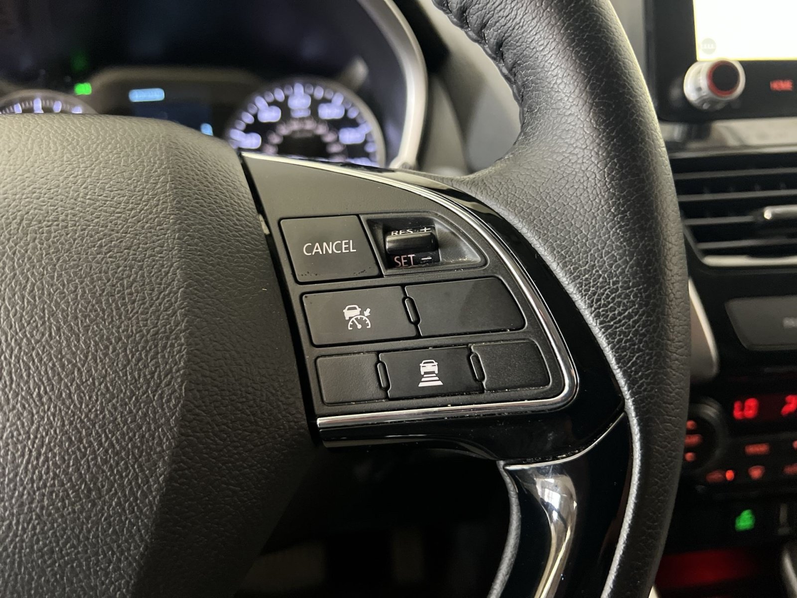 Used 2024 Mitsubishi Eclipse Cross SE AWD/4WD image 31