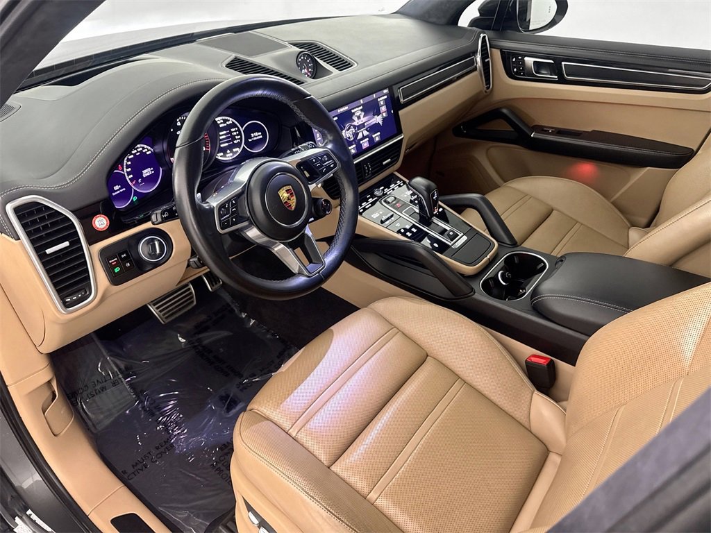 Used 2021 Porsche Cayenne GTS image 9
