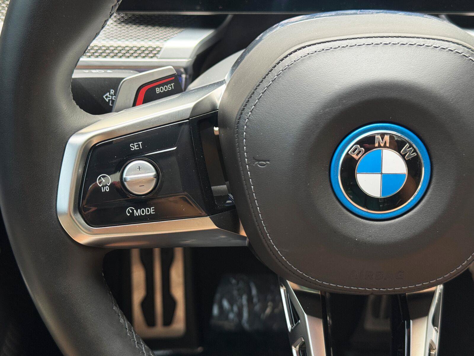 Used 2023 BMW i7 xDrive60 w/ Executive Package 2 AWD/4WD image 21