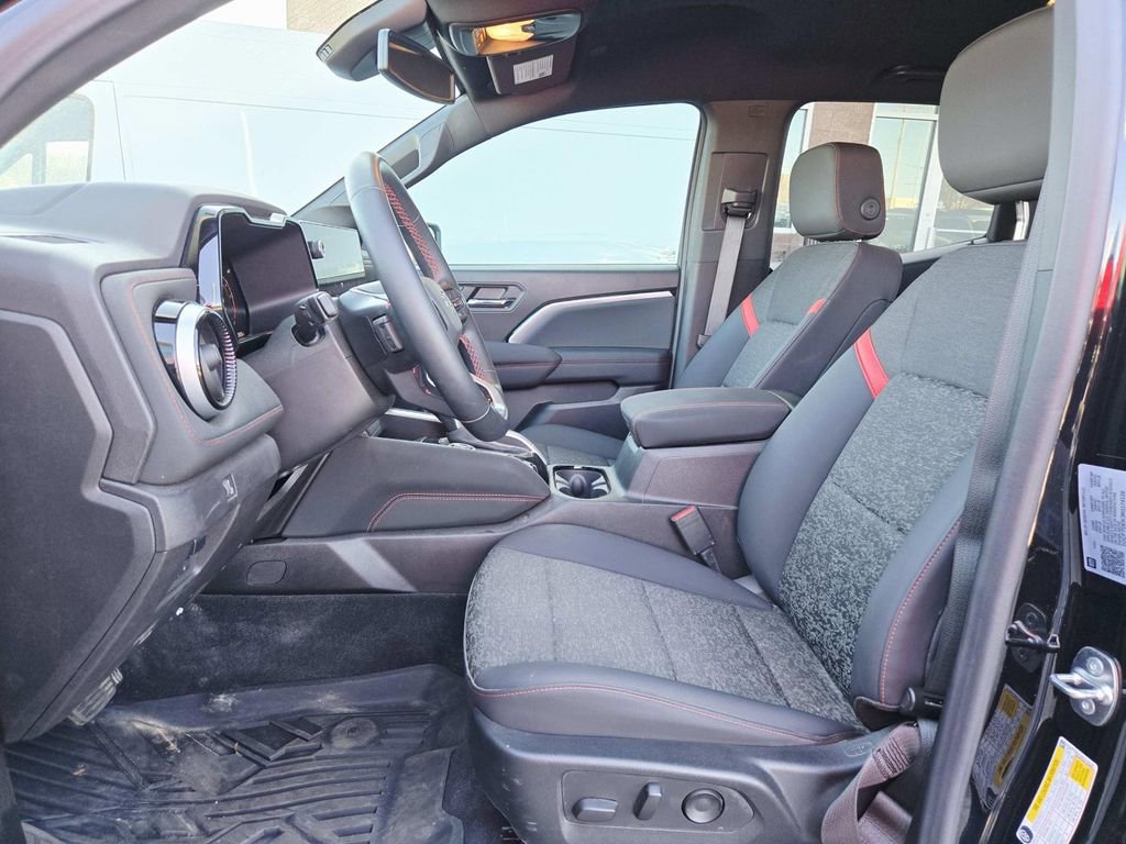 Used 2024 Chevrolet Colorado Z71 w/ Z71 Convenience Package 2 image 11