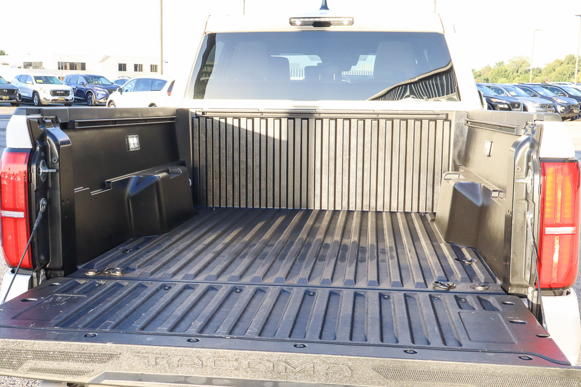 Used 2024 Toyota Tacoma TRD Off-Road image 14