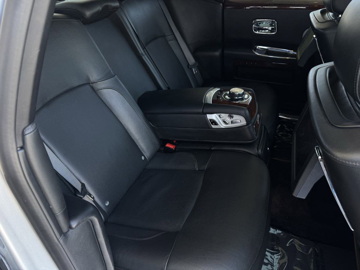 Used 2014 Rolls-Royce Ghost RWD image 23