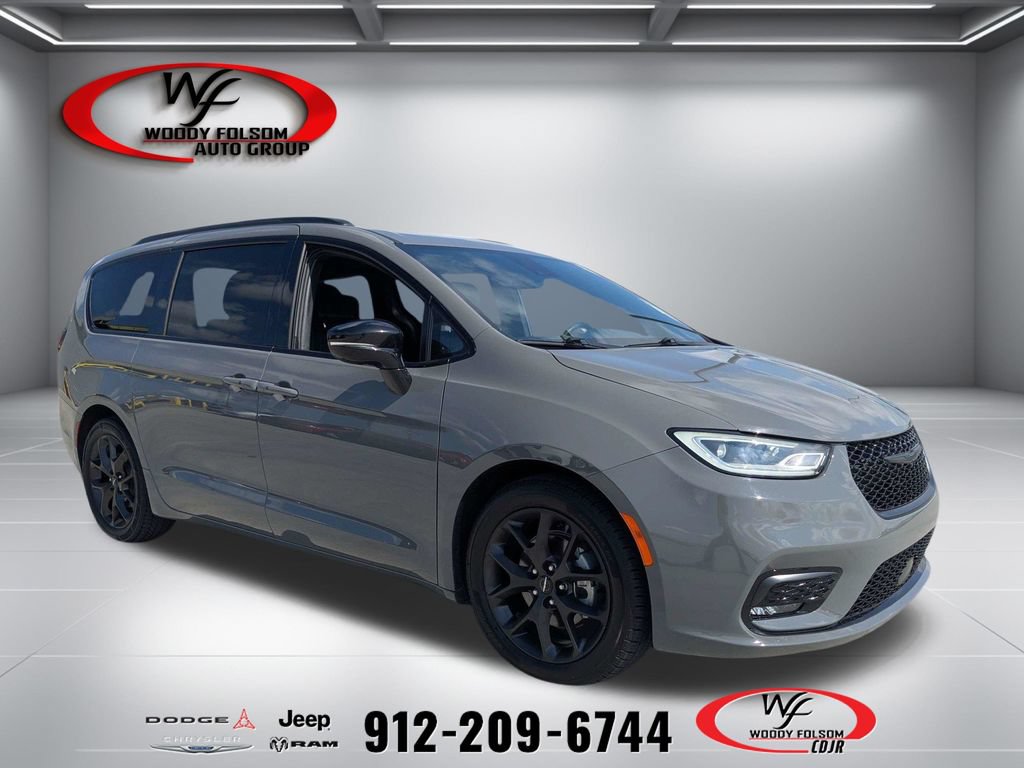 Used 2025 Chrysler Pacifica Limited