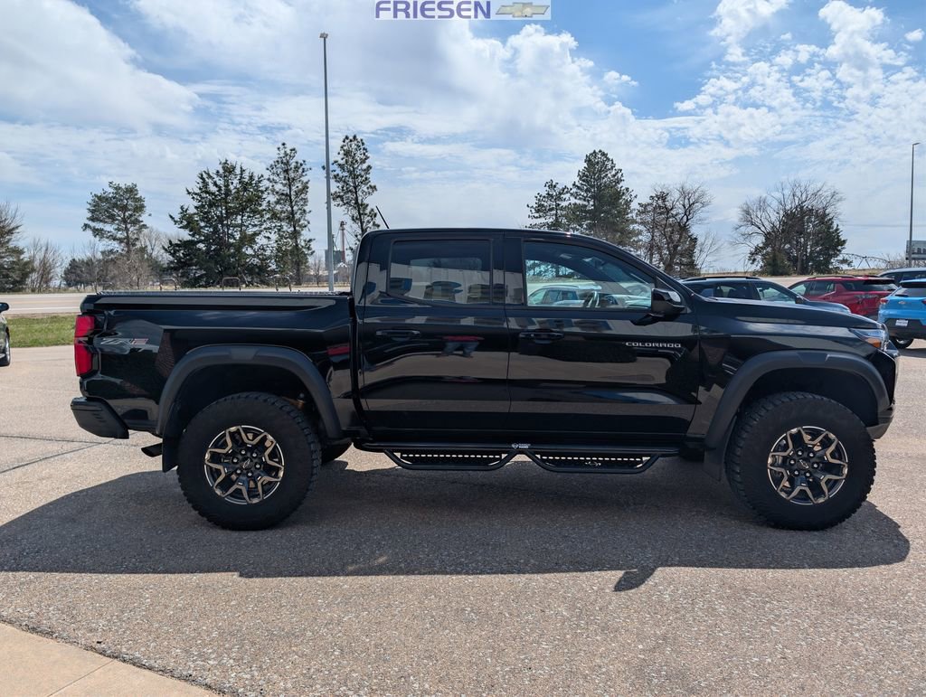Used 2024 Chevrolet Colorado ZR2 w/ Technology Package image 6