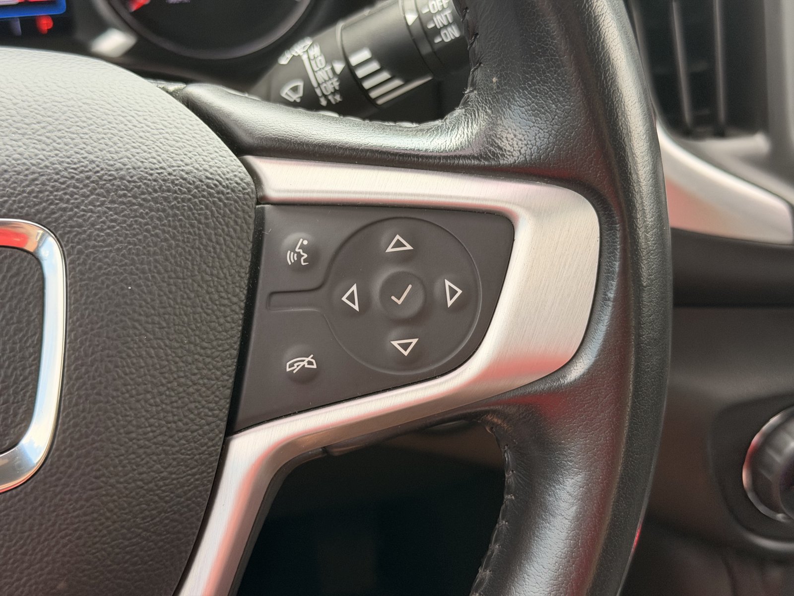 Used 2021 GMC Terrain SLE w/ Driver Convenience Package AWD/4WD image 23