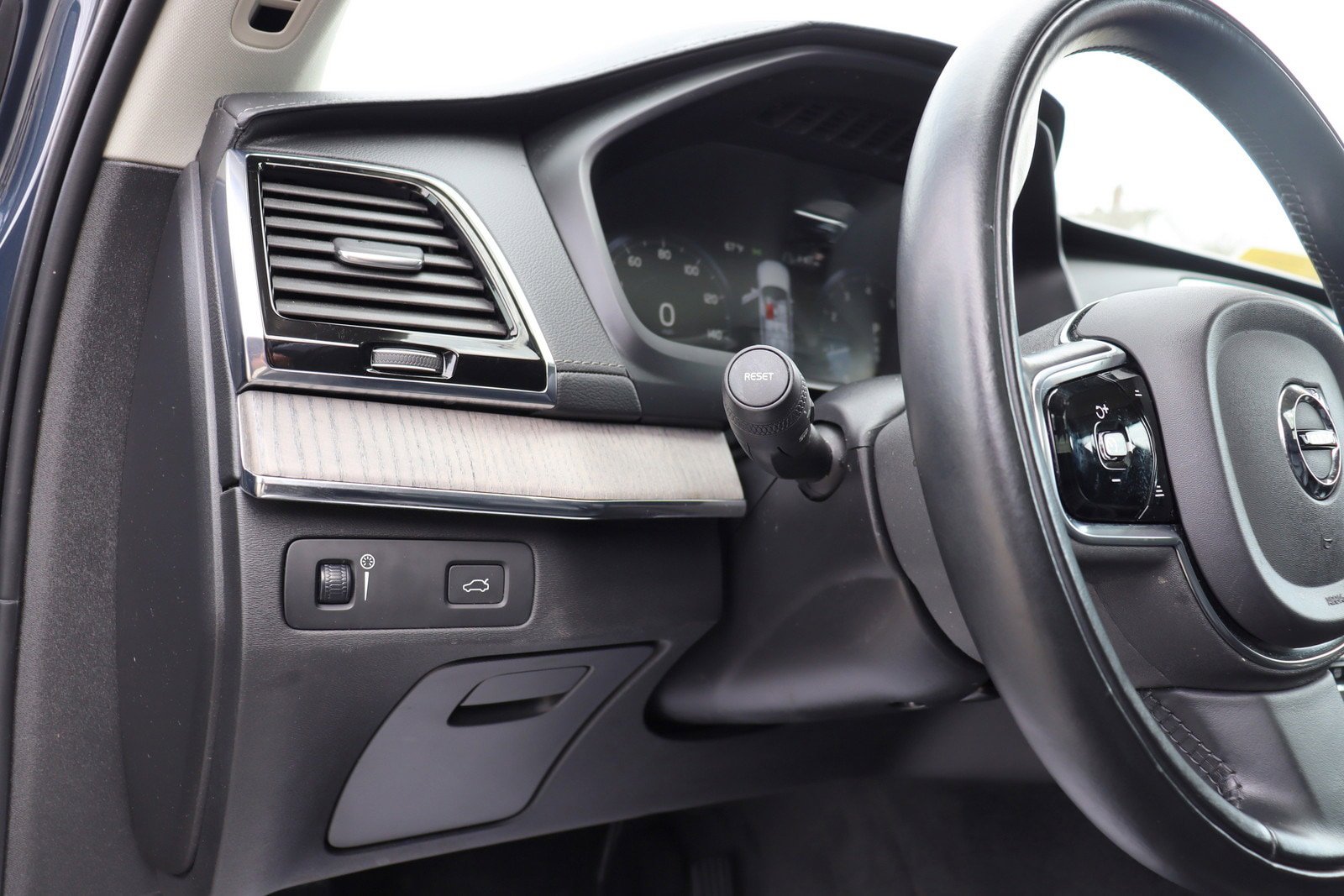 Used 2021 Volvo XC90 T6 Inscription AWD/4WD image 28