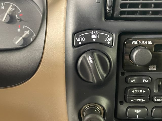 Used 2000 Ford Explorer Eddie Bauer AWD/4WD image 9