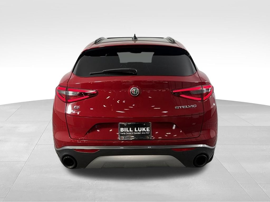 Used 2023 Alfa Romeo Stelvio Ti AWD/4WD image 8
