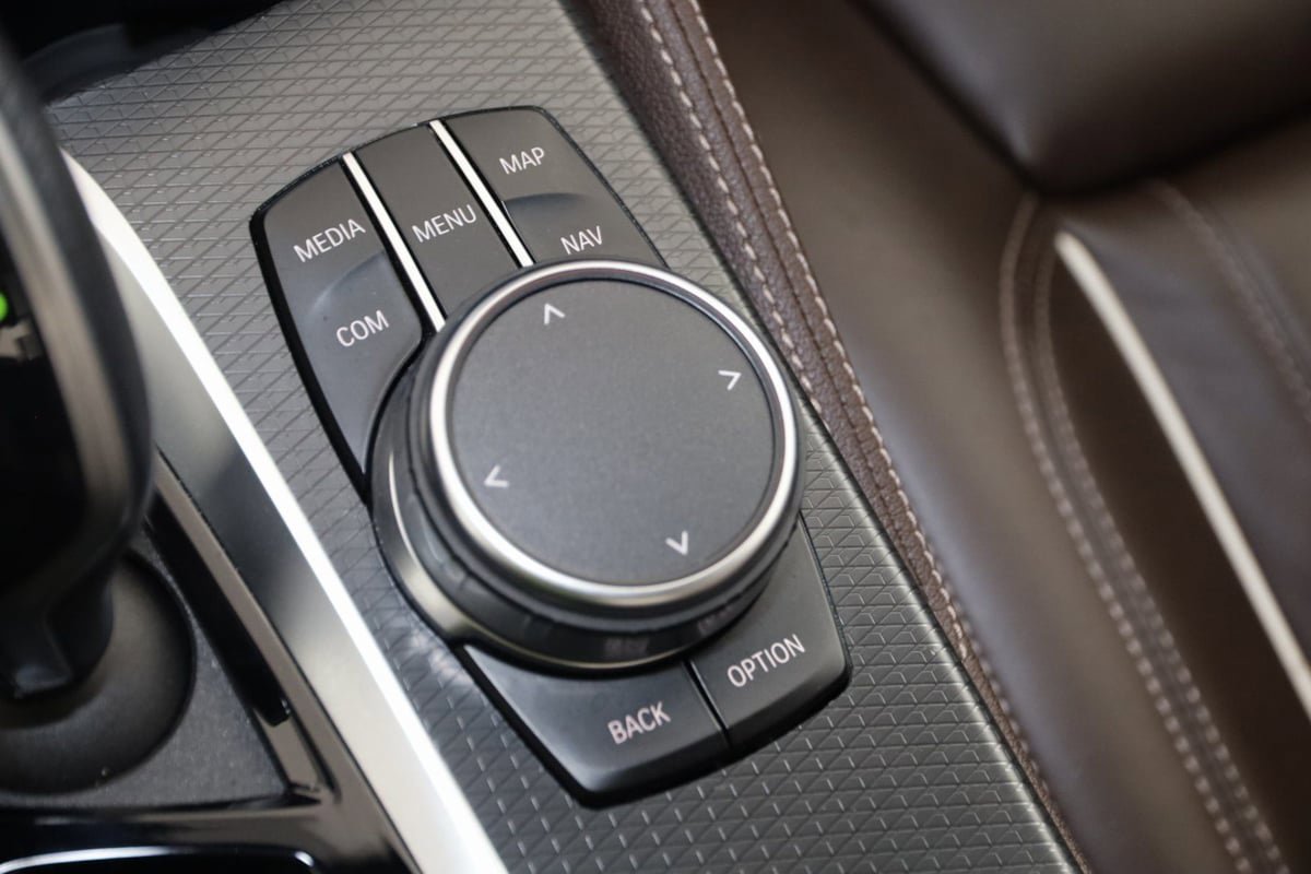 Used 2023 BMW M550i xDrive image 35