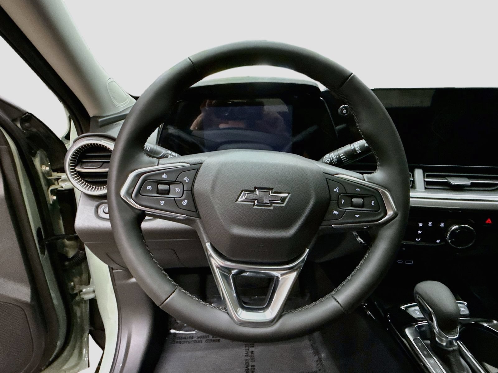 New 2026 Chevrolet Trax ACTIV w/ Sunroof Package FWD image 12