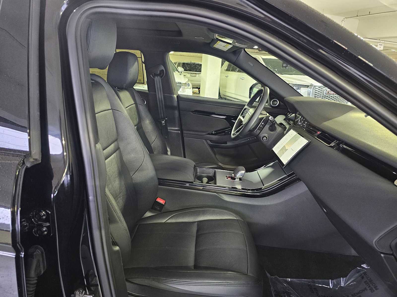 Used 2024 Land Rover Range Rover Evoque S image 10