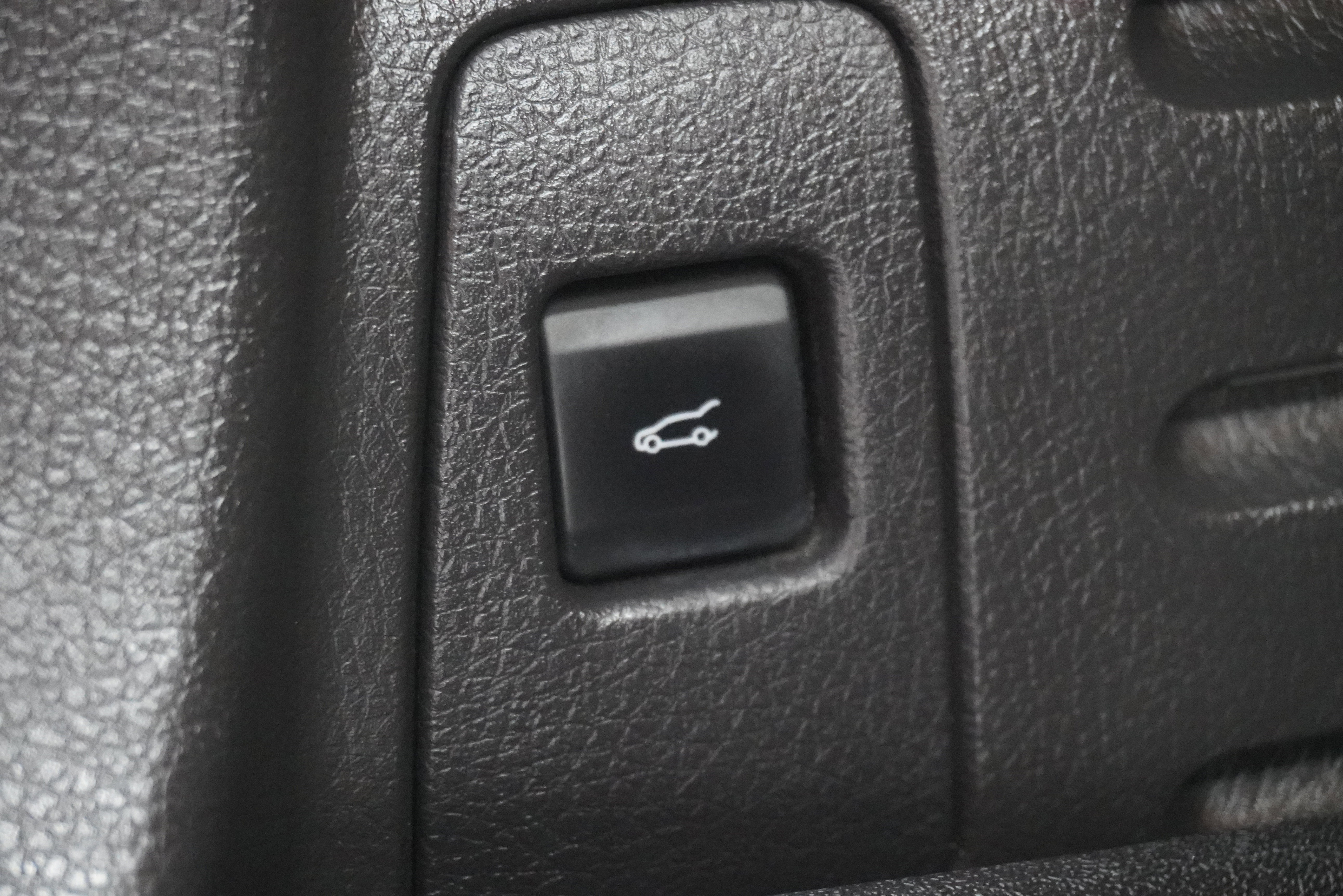 Used 2013 Ford Edge Limited w/ Driver Entry Pkg FWD image 23