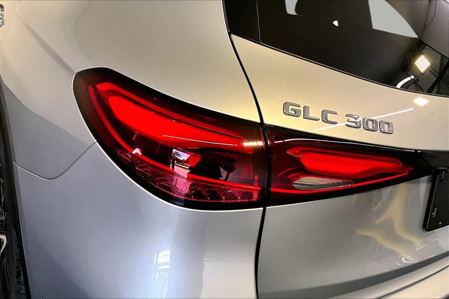 New 2027 Mercedes-Benz GLC 300 4MATIC image 5