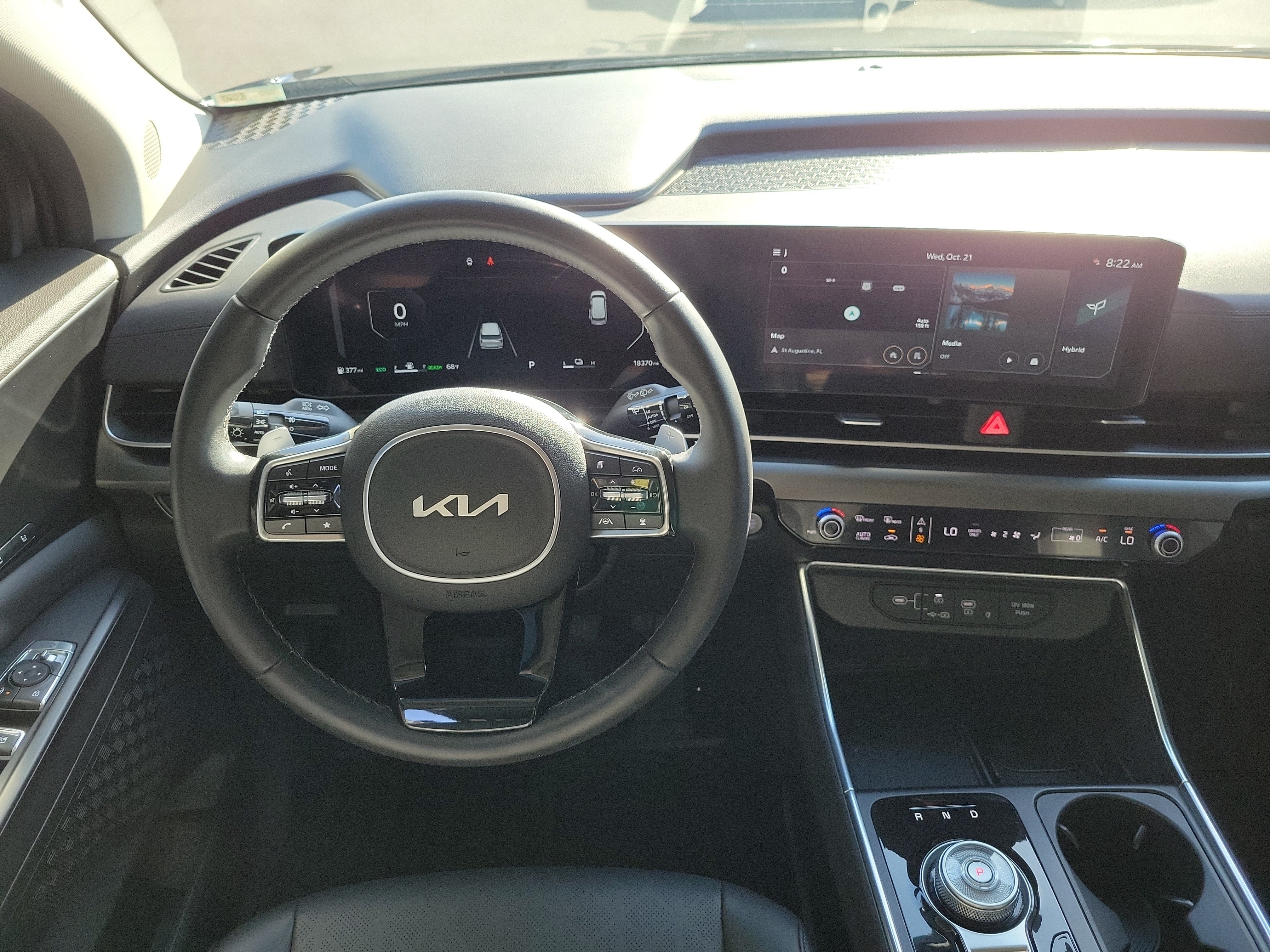 Certified 2025 Kia Carnival SX w/ SX Dark Edition Package FWD image 17