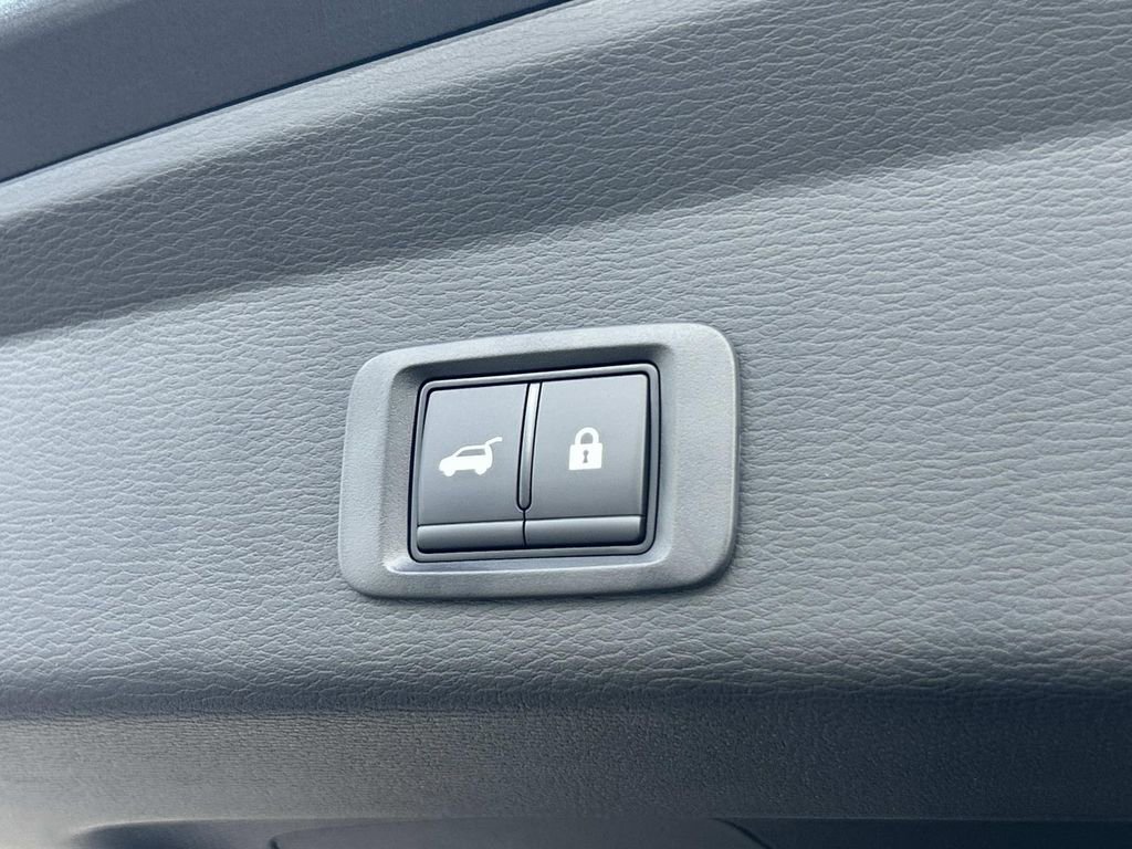 New 2025 Mitsubishi Outlander SEL image 12
