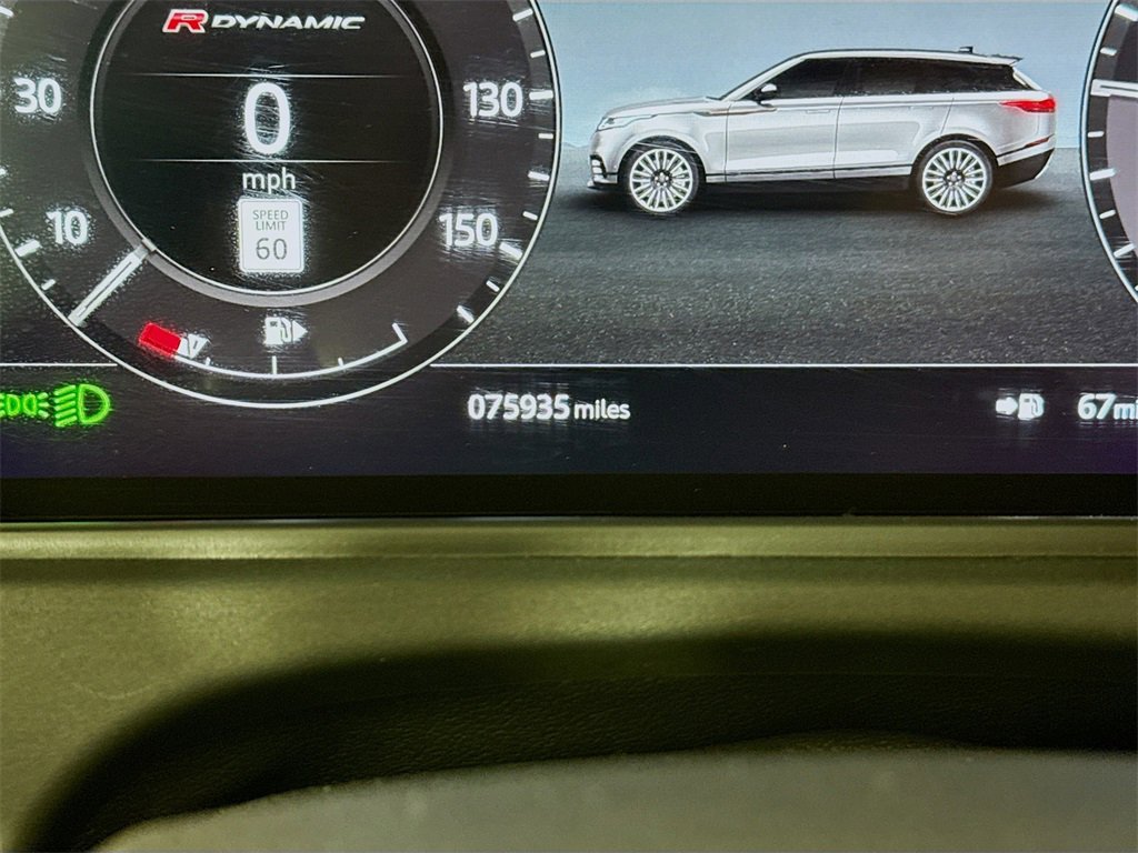 Used 2018 Land Rover Range Rover Velar R-Dynamic SE image 13