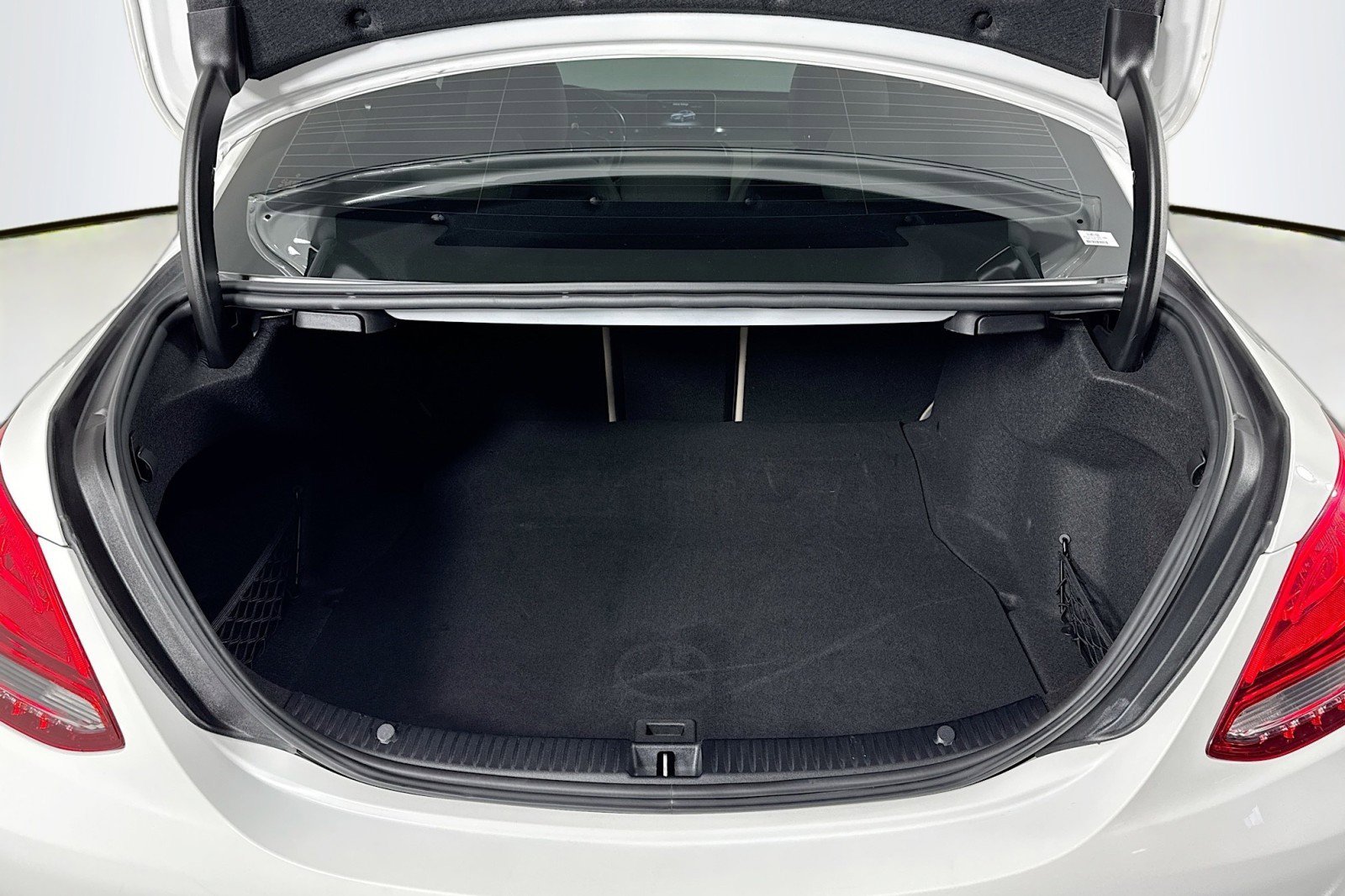 Used 2018 Mercedes-Benz C 300 Sedan image 22