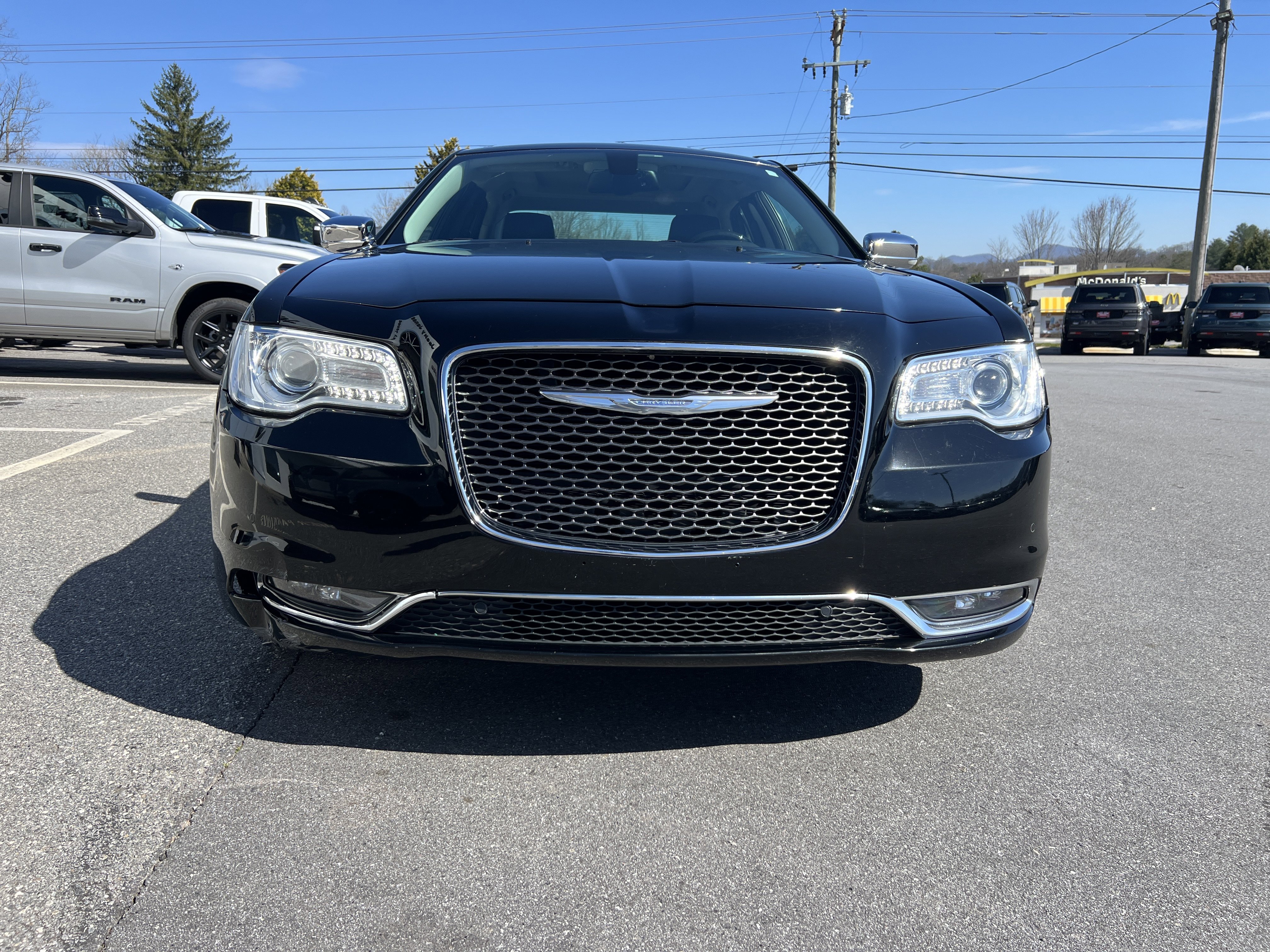 Used 2015 Chrysler 300 C w/ Light Group image 5