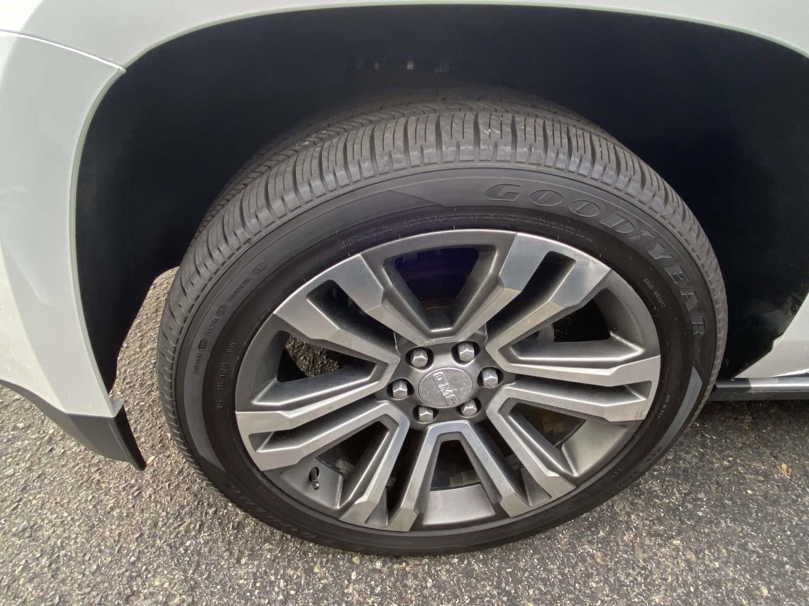 Used 2019 GMC Yukon Denali w/ Denali Ultimate Package image 9