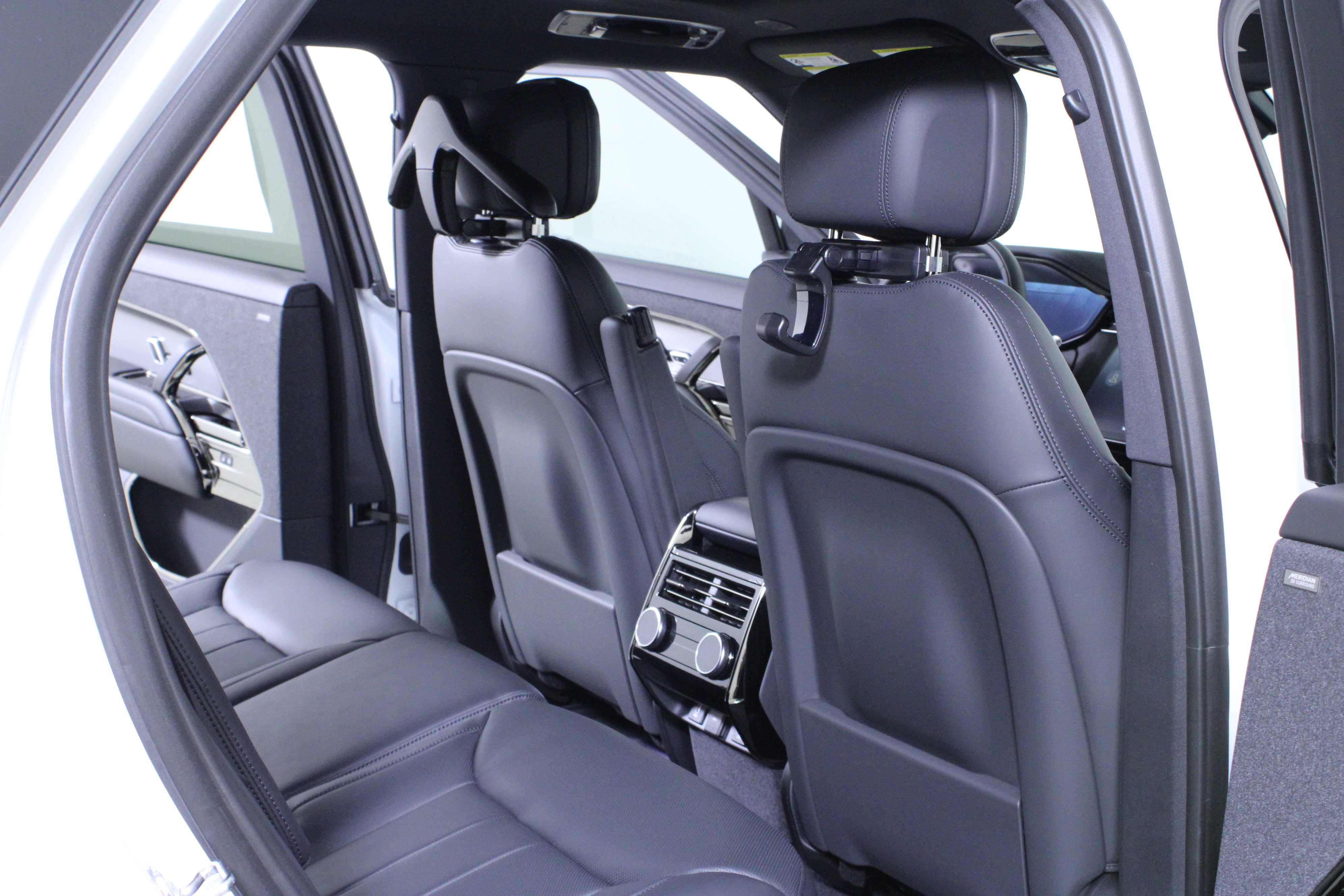 New 2026 Land Rover Range Rover Sport SE image 11