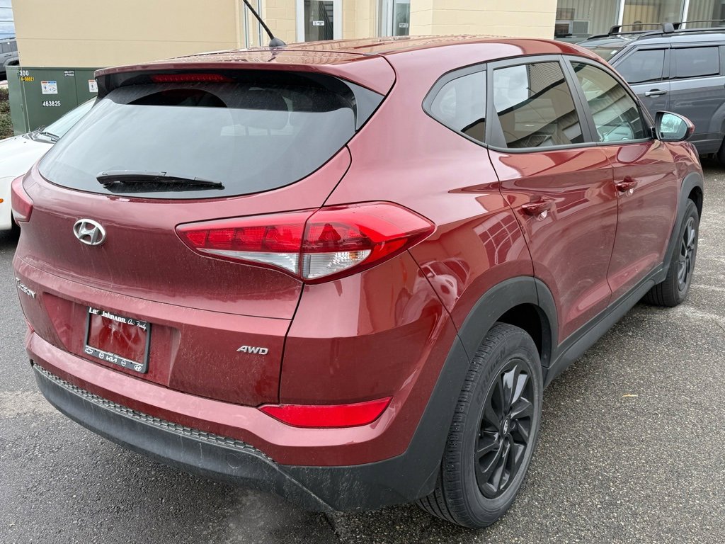 Used 2018 Hyundai Tucson SE image 2