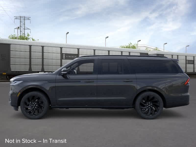 New 2026 Lincoln Navigator L Reserve w/ Jet Appearance Package AWD/4WD image 3