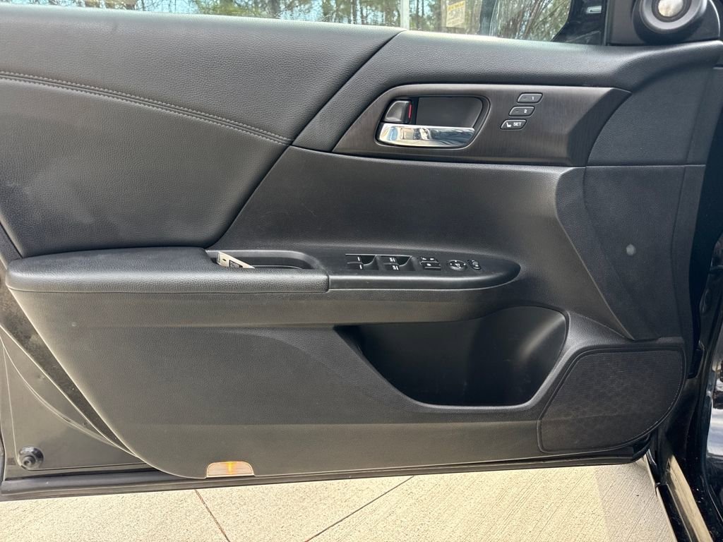 Used 2015 Honda Accord EX-L image 14
