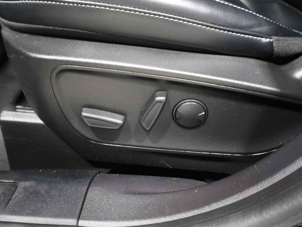 Used 2023 Ford Escape Platinum AWD/4WD image 12