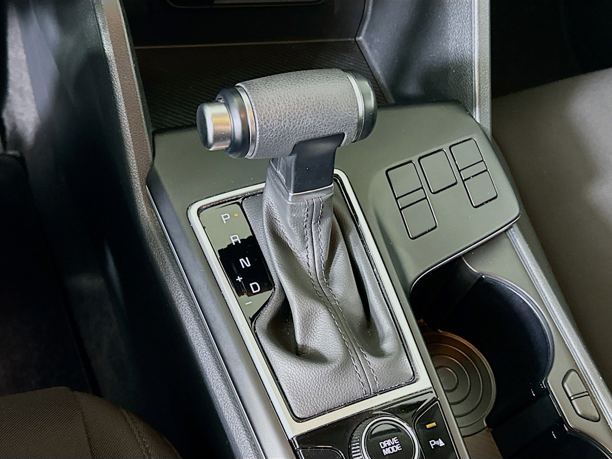 Used 2025 Kia Sportage LX image 24