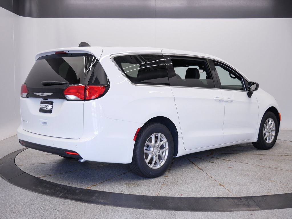New 2026 Chrysler Voyager LX FWD image 6