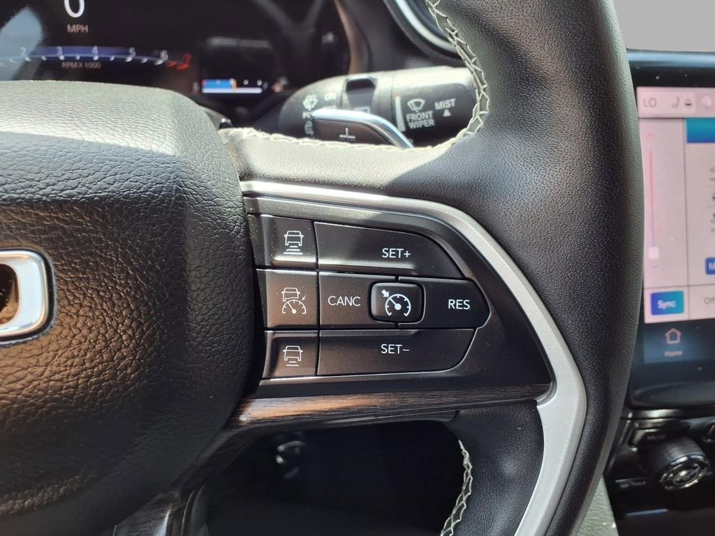 Used 2023 Jeep Grand Cherokee L Limited w/ Luxury Tech Group II image 14