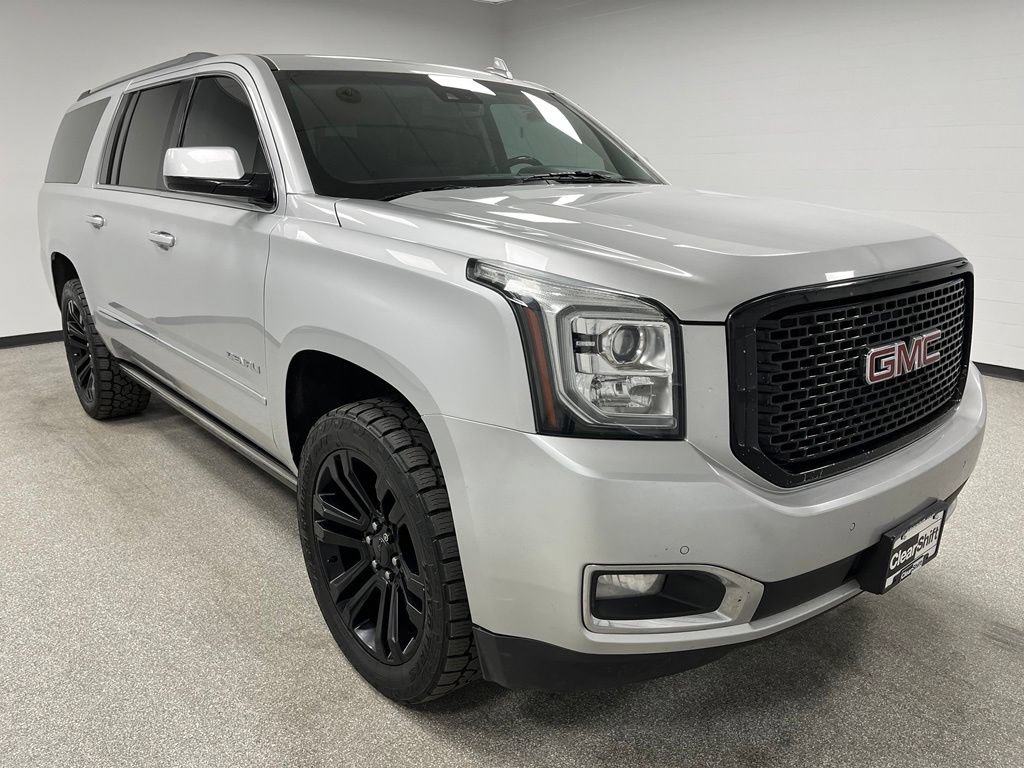 Used 2017 GMC Yukon XL Denali w/ Open Road Package AWD/4WD image 2