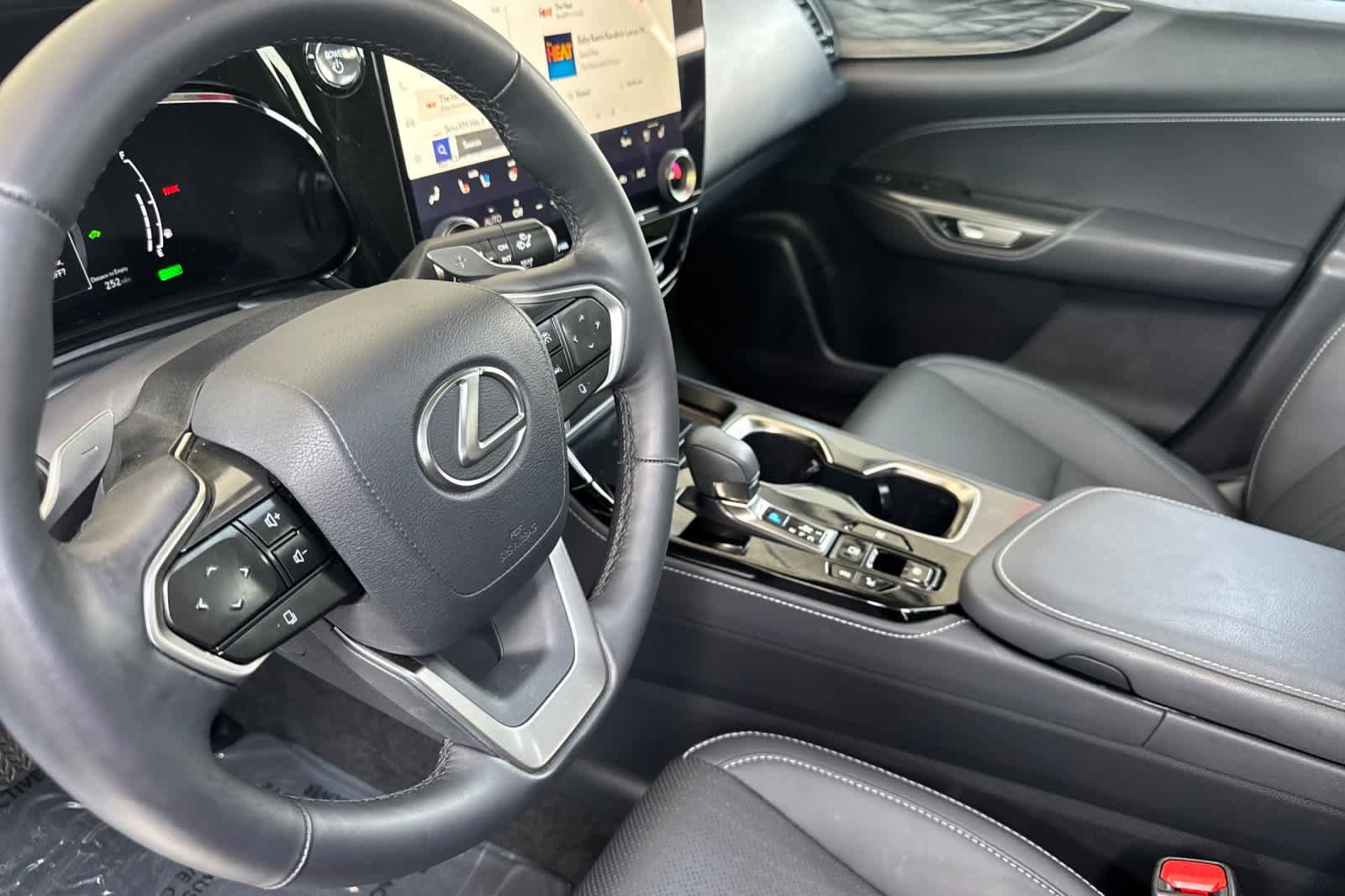 Certified 2025 Lexus NX 350h AWD w/ Accessory Package (2T) image 11