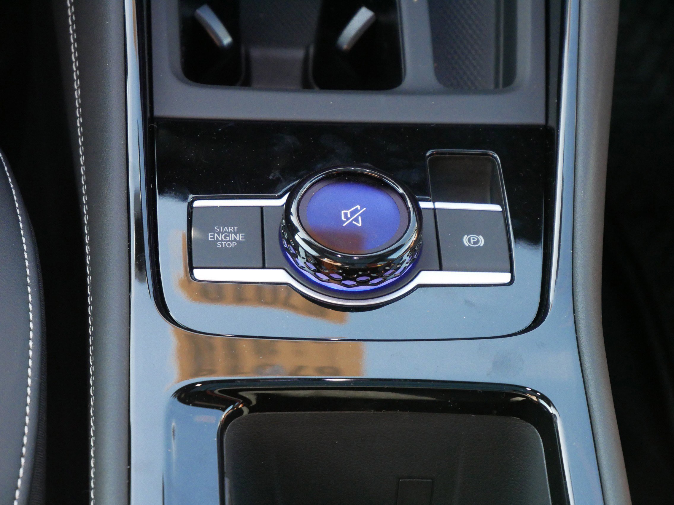 New 2026 Volkswagen Tiguan SEL R-Line image 9