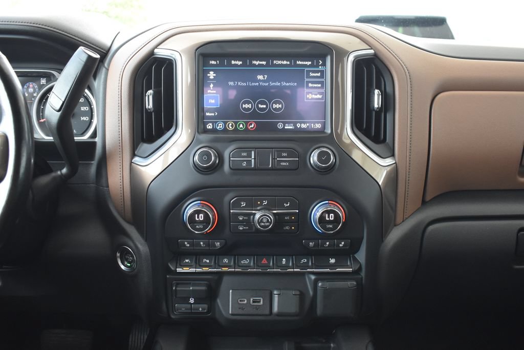 Used 2020 Chevrolet Silverado 1500 High Country w/ Technology Package AWD/4WD image 18