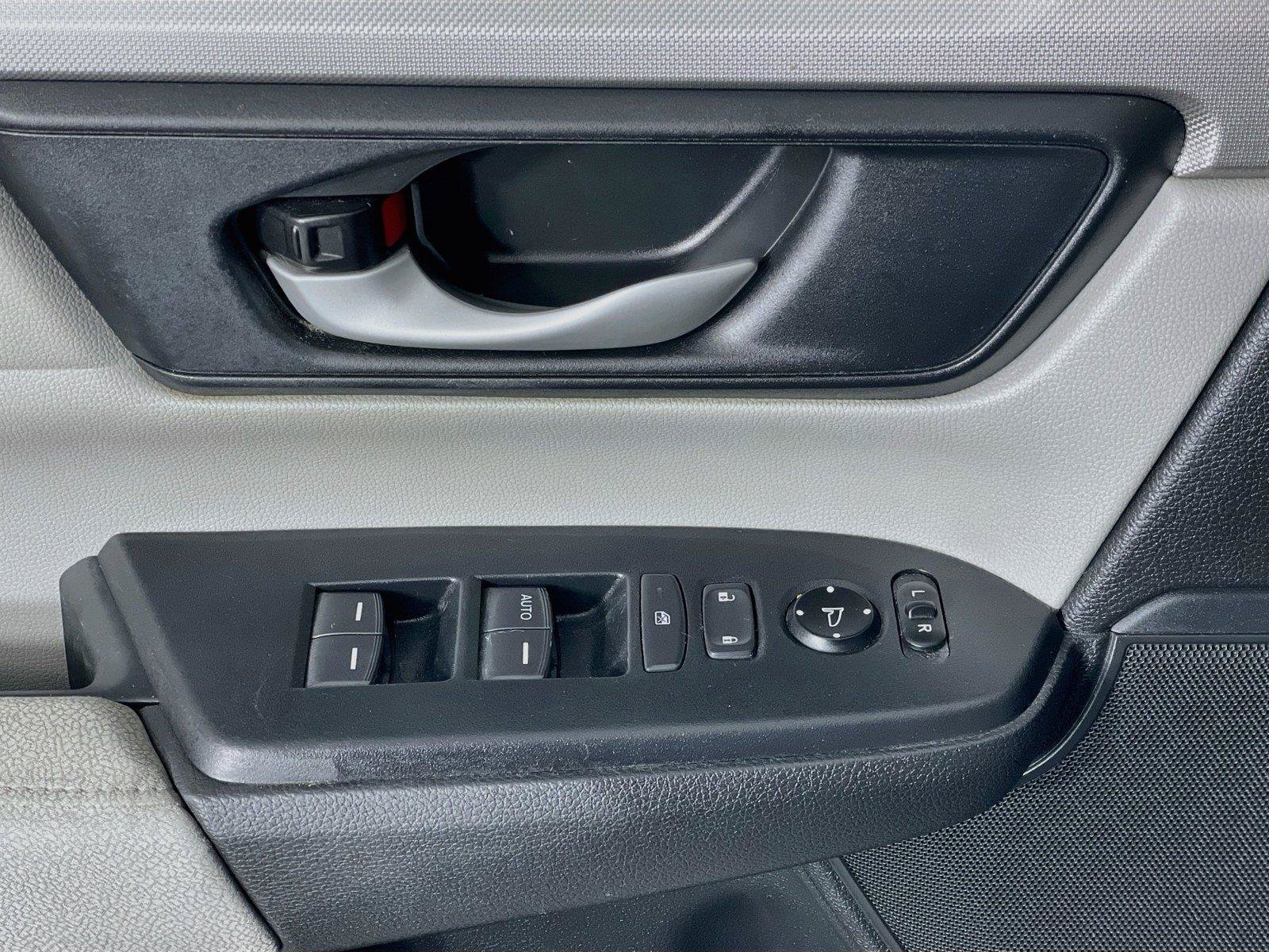 Used 2017 Honda CR-V LX image 19