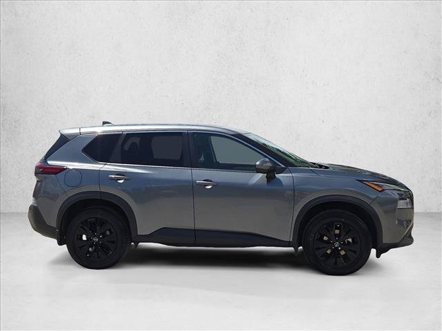Used 2022 Nissan Rogue SV AWD/4WD image 3