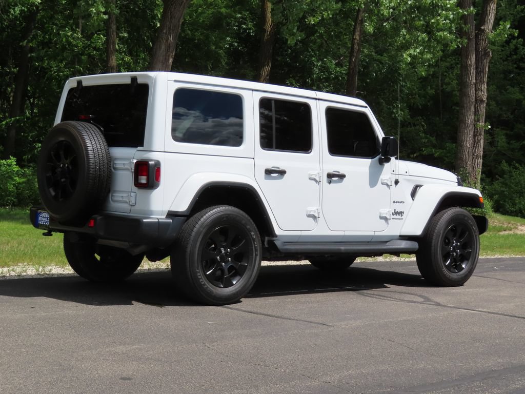 Used 2023 Jeep Wrangler Unlimited Sahara w/ Cold Weather Group AWD/4WD image 3